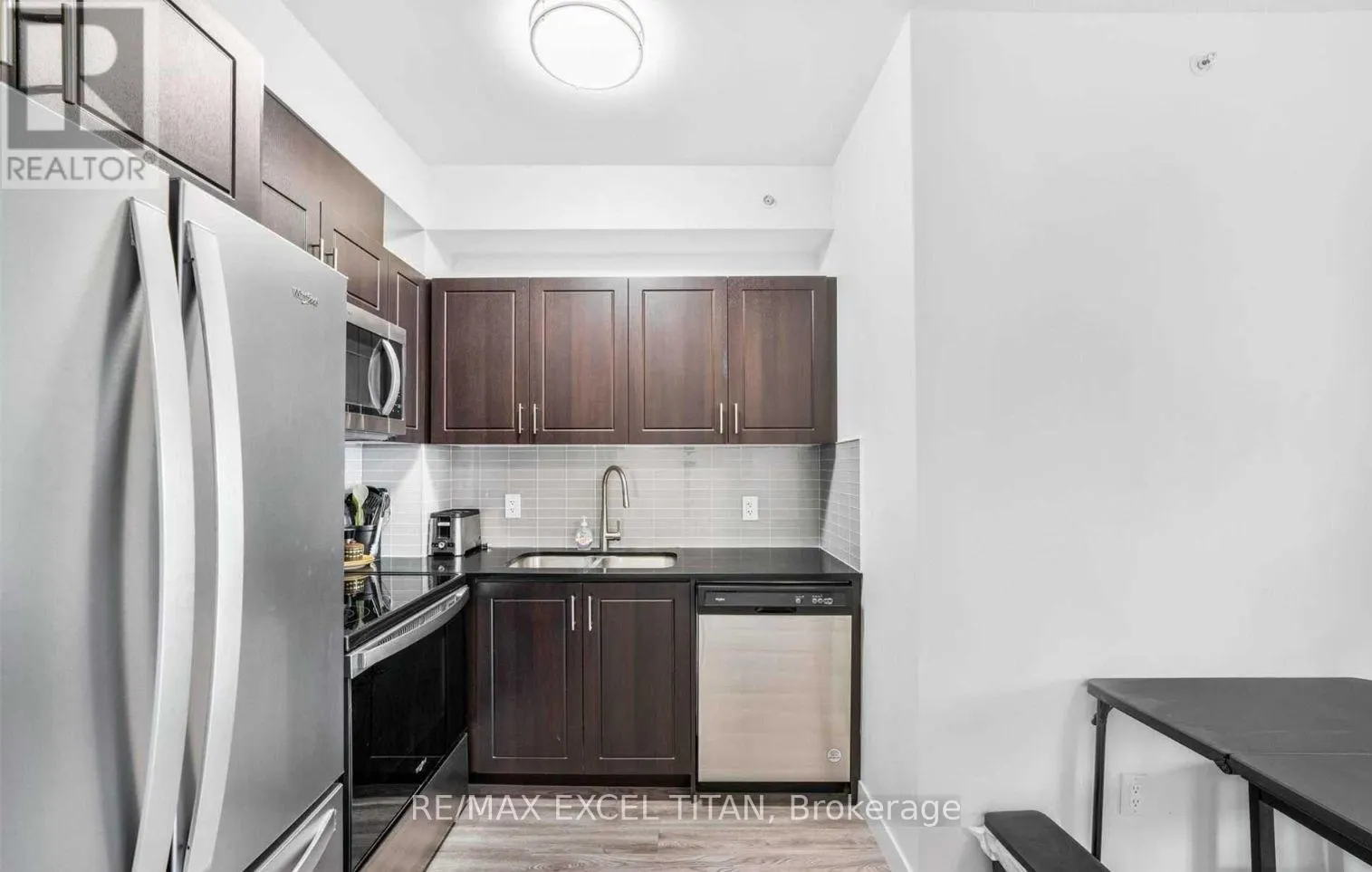 703 - 128 KING STREET N