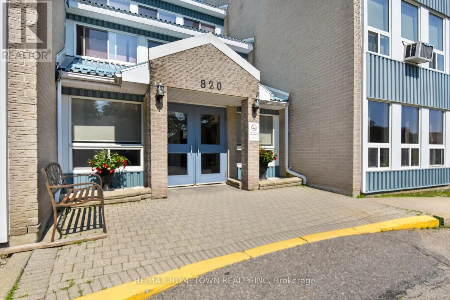102 - 820 LAURIER BOULEVARD