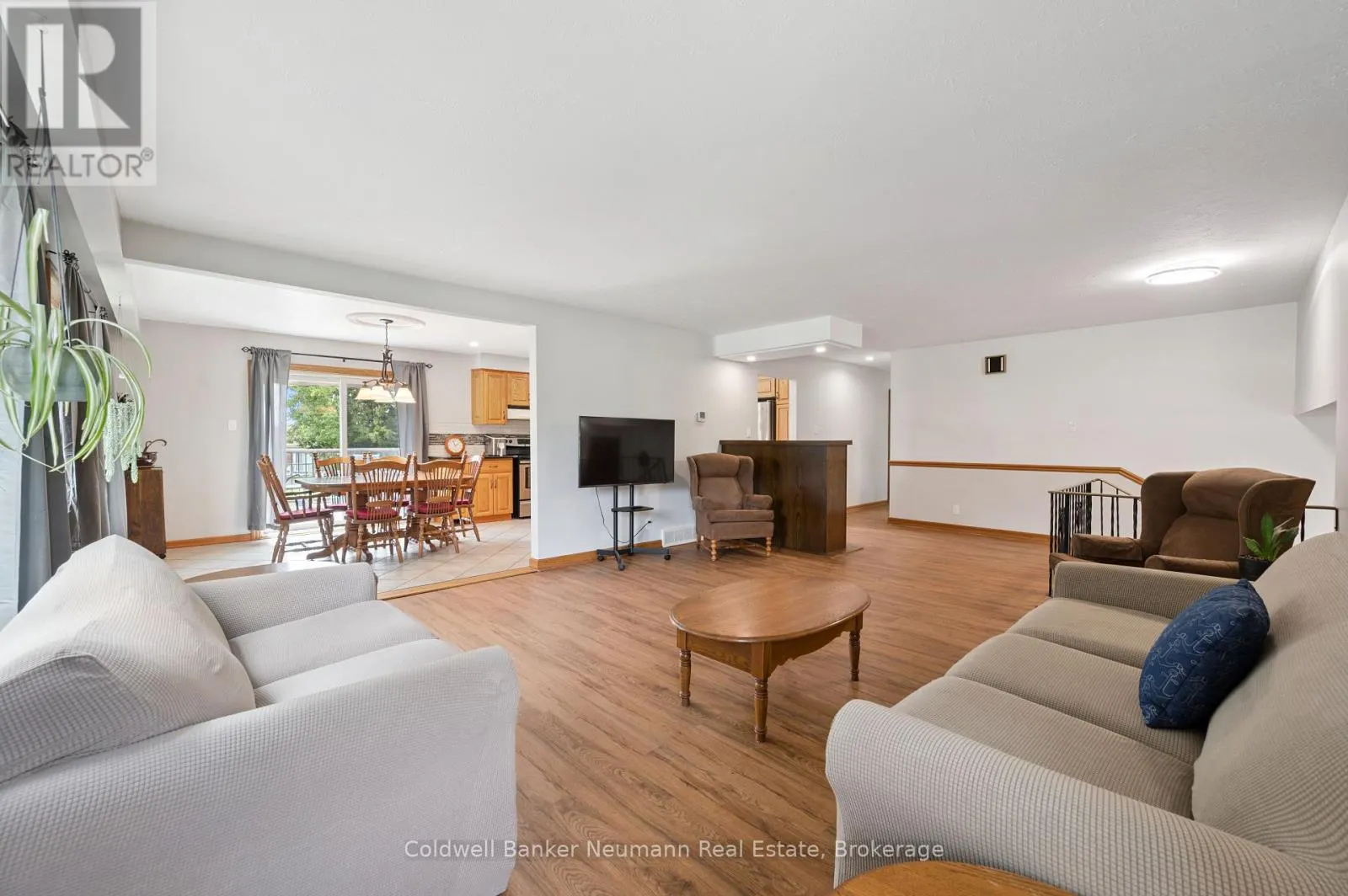 5 A HAMILTON DRIVE