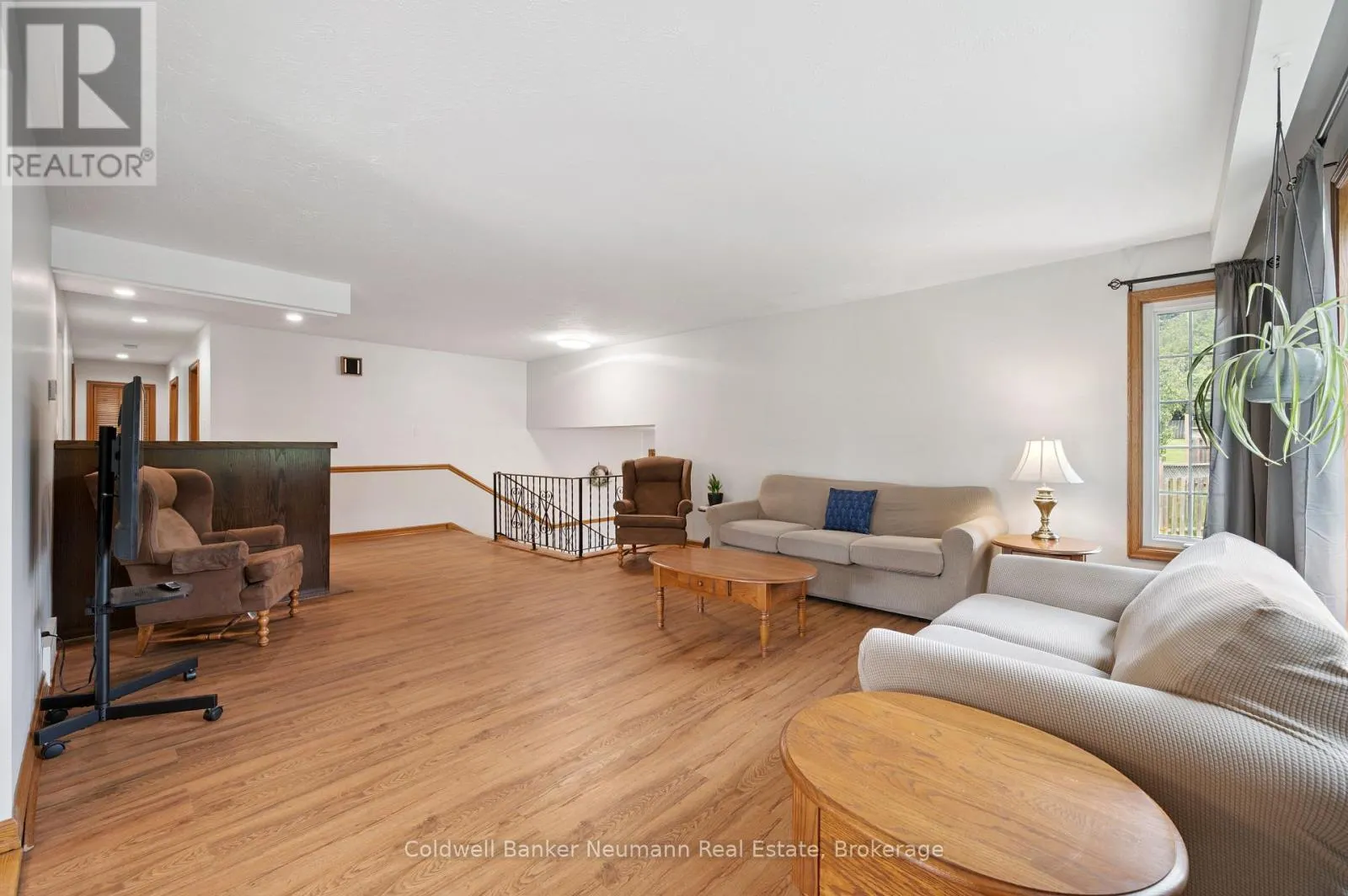 5 A HAMILTON DRIVE