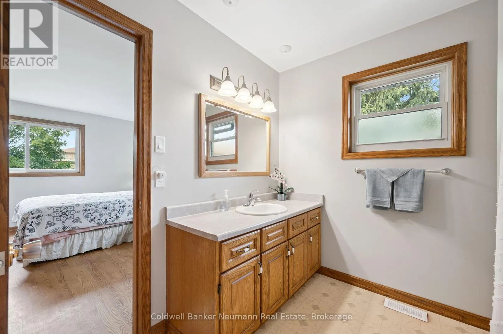 5 A HAMILTON DRIVE