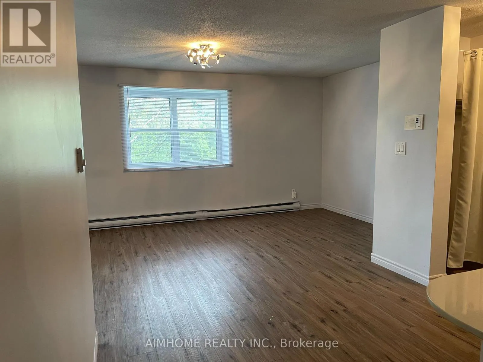 1 - 113 WESTMOUNT ROAD N