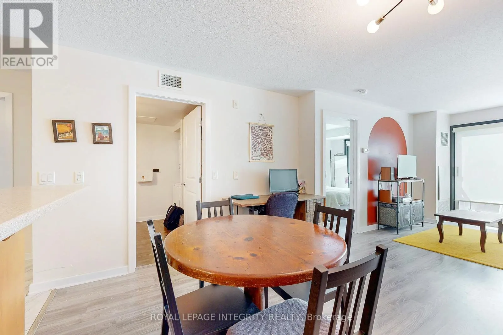 203 - 138 SOMERSET STREET W