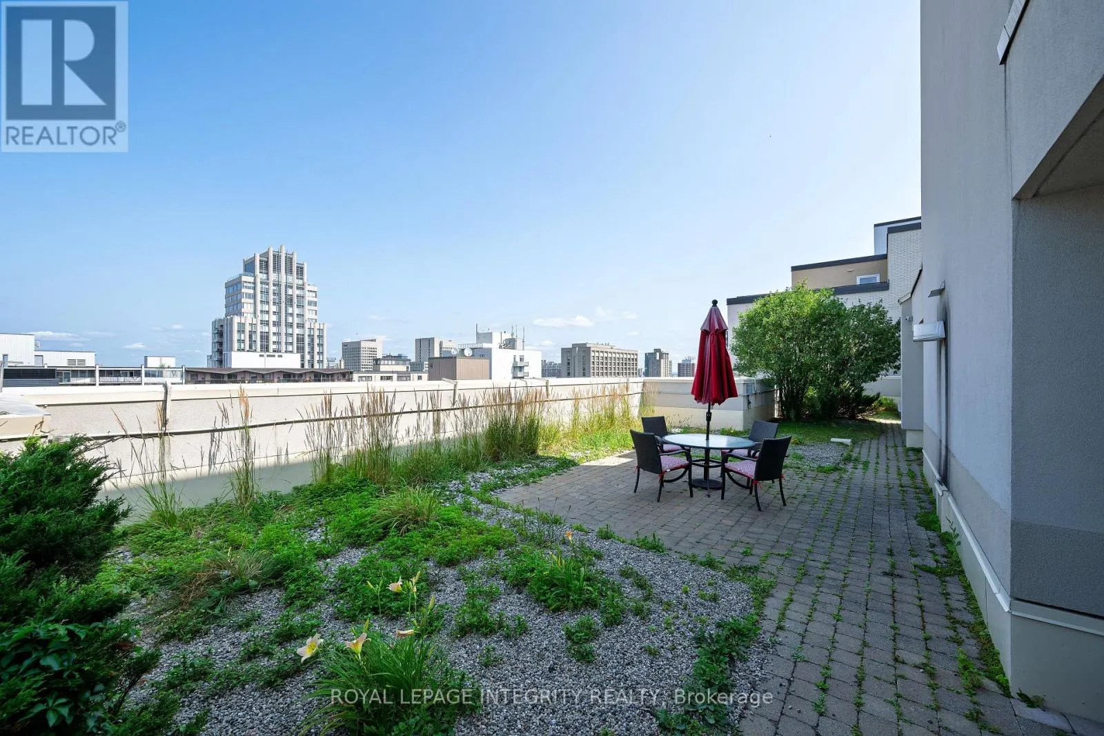 203 - 138 SOMERSET STREET W