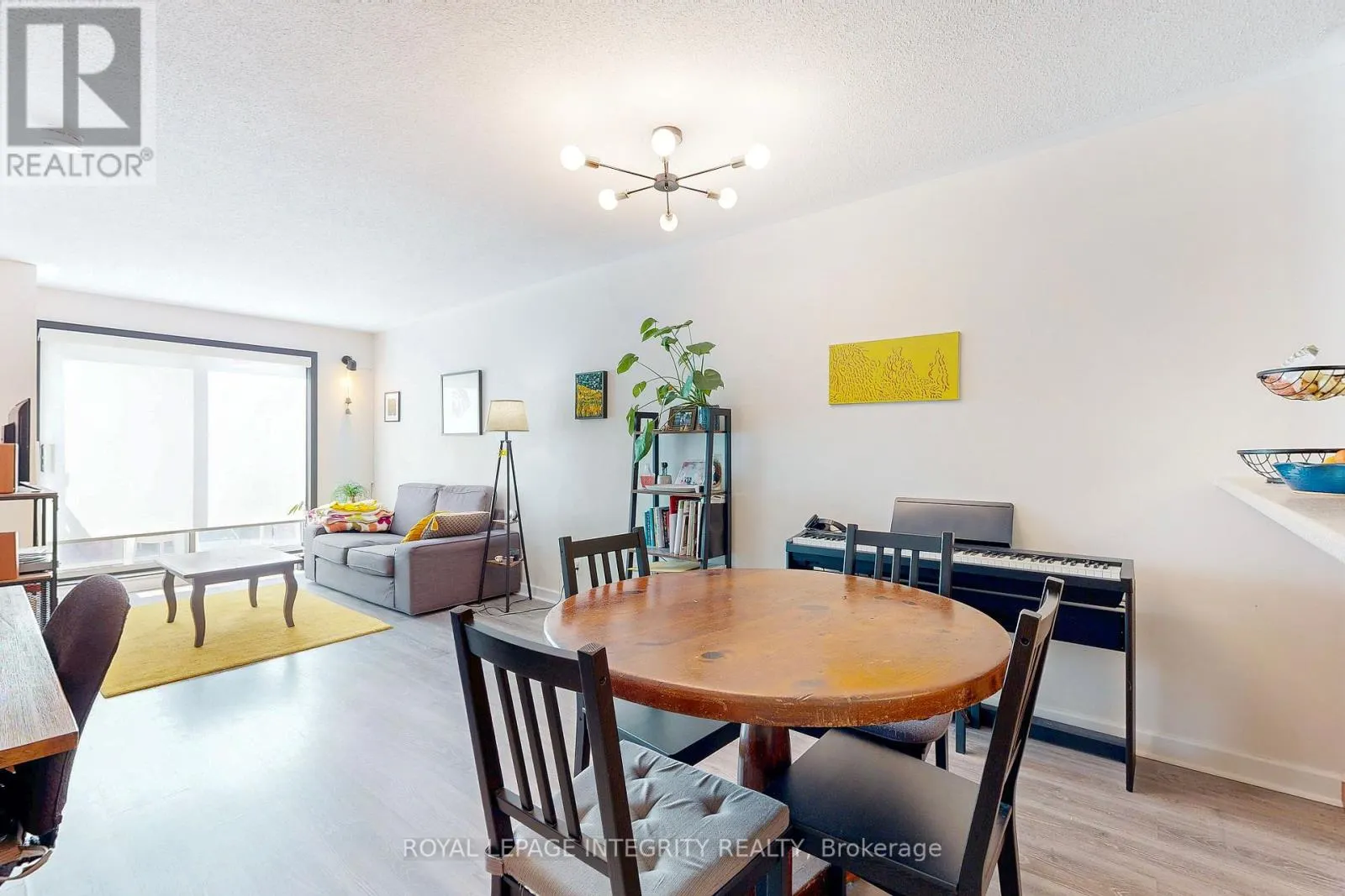 203 - 138 SOMERSET STREET W