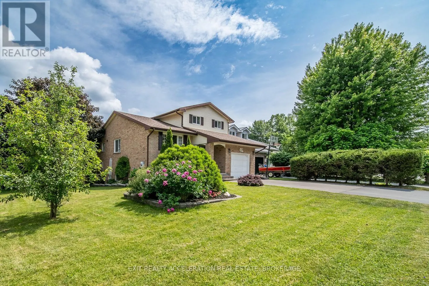 134 SHORELINE CRESCENT