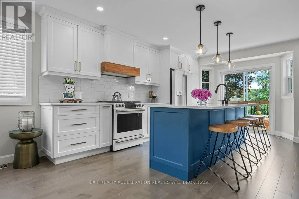 134 SHORELINE CRESCENT