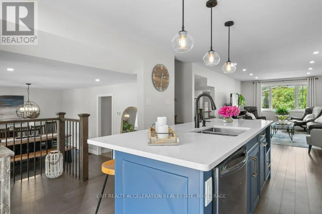 134 SHORELINE CRESCENT