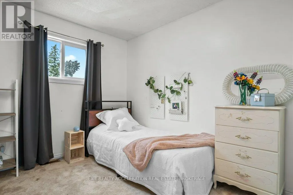 134 SHORELINE CRESCENT
