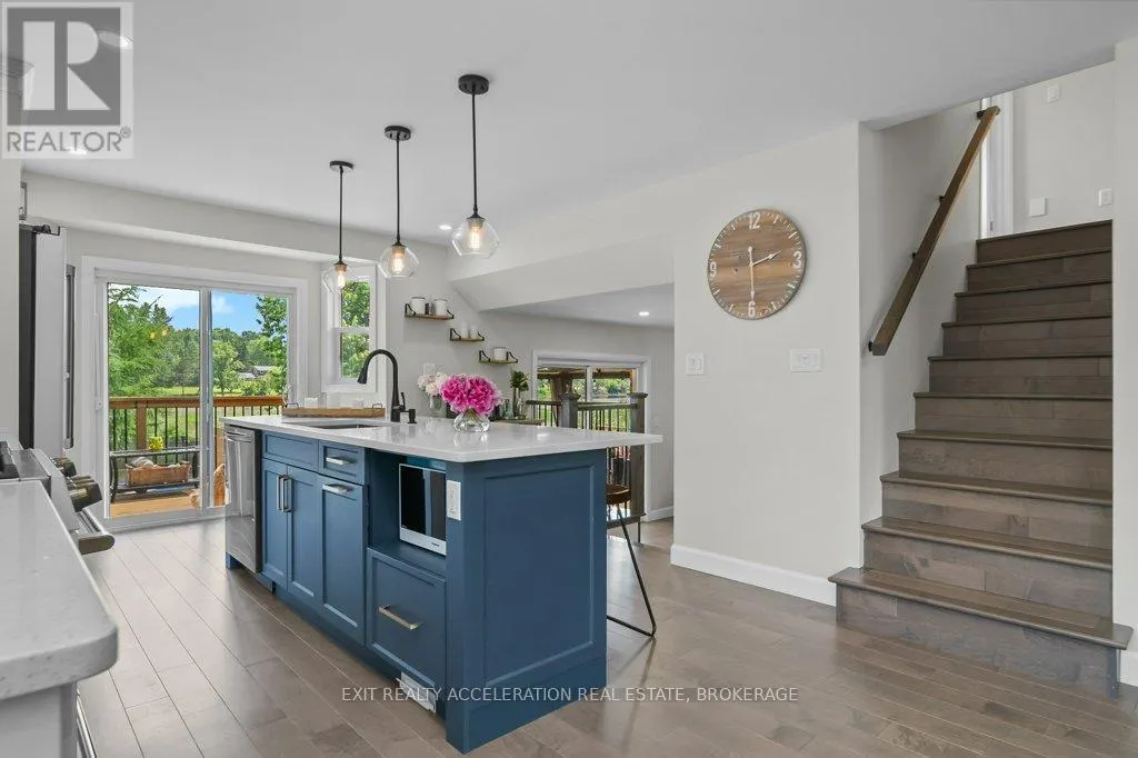 134 SHORELINE CRESCENT
