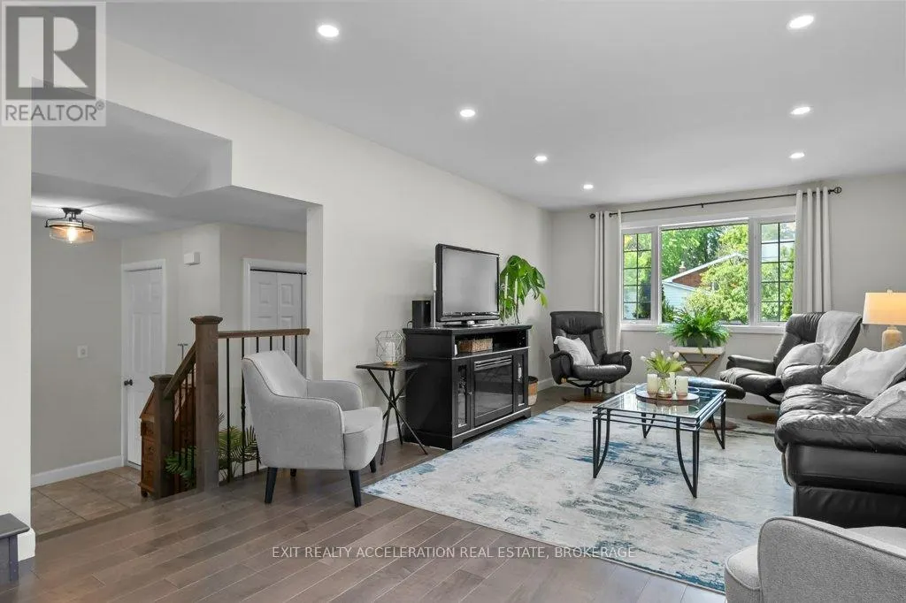 134 SHORELINE CRESCENT