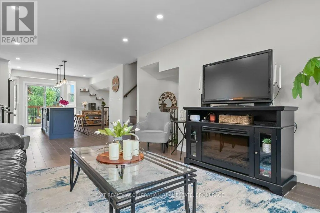 134 SHORELINE CRESCENT