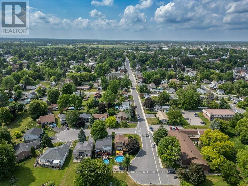 134 SHORELINE CRESCENT
