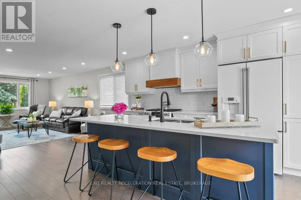 134 SHORELINE CRESCENT