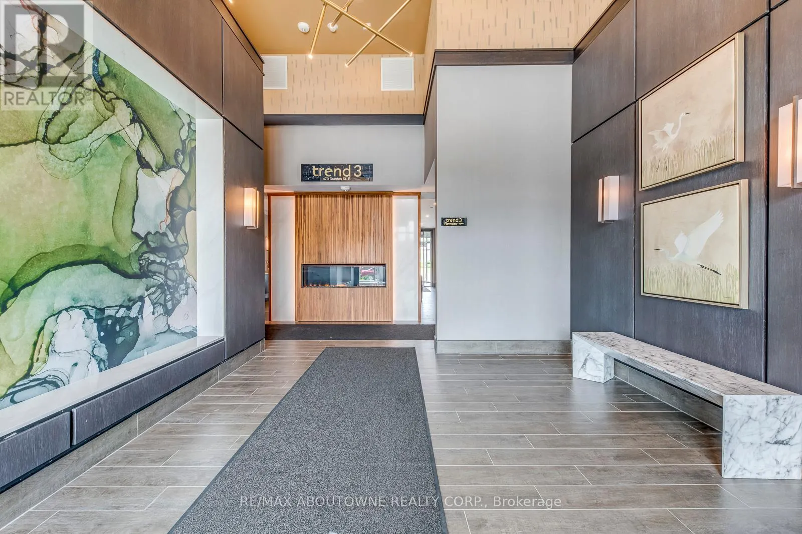 429 - 470 DUNDAS STREET E