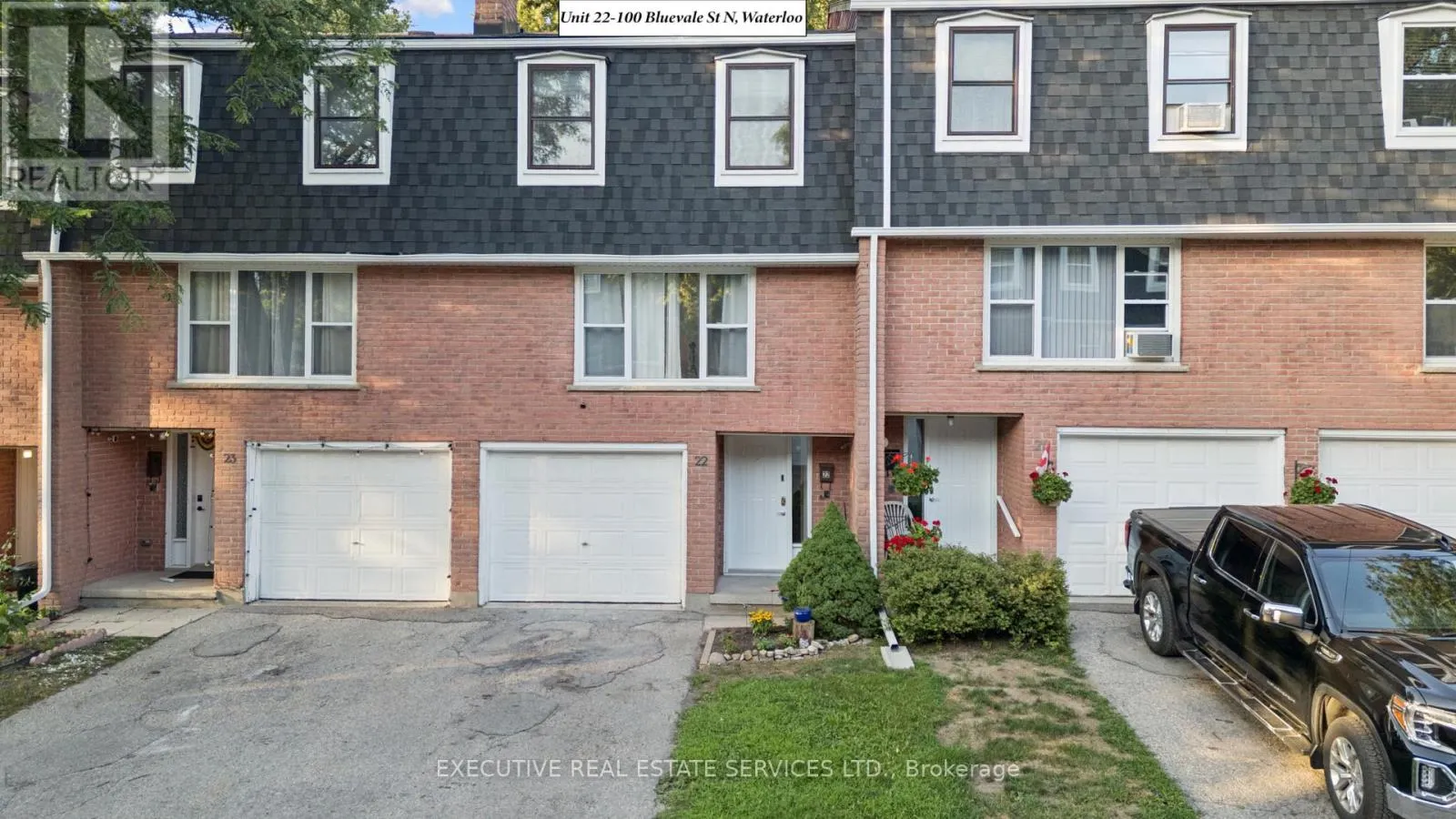 22 - 100 BLUEVALE STREET N