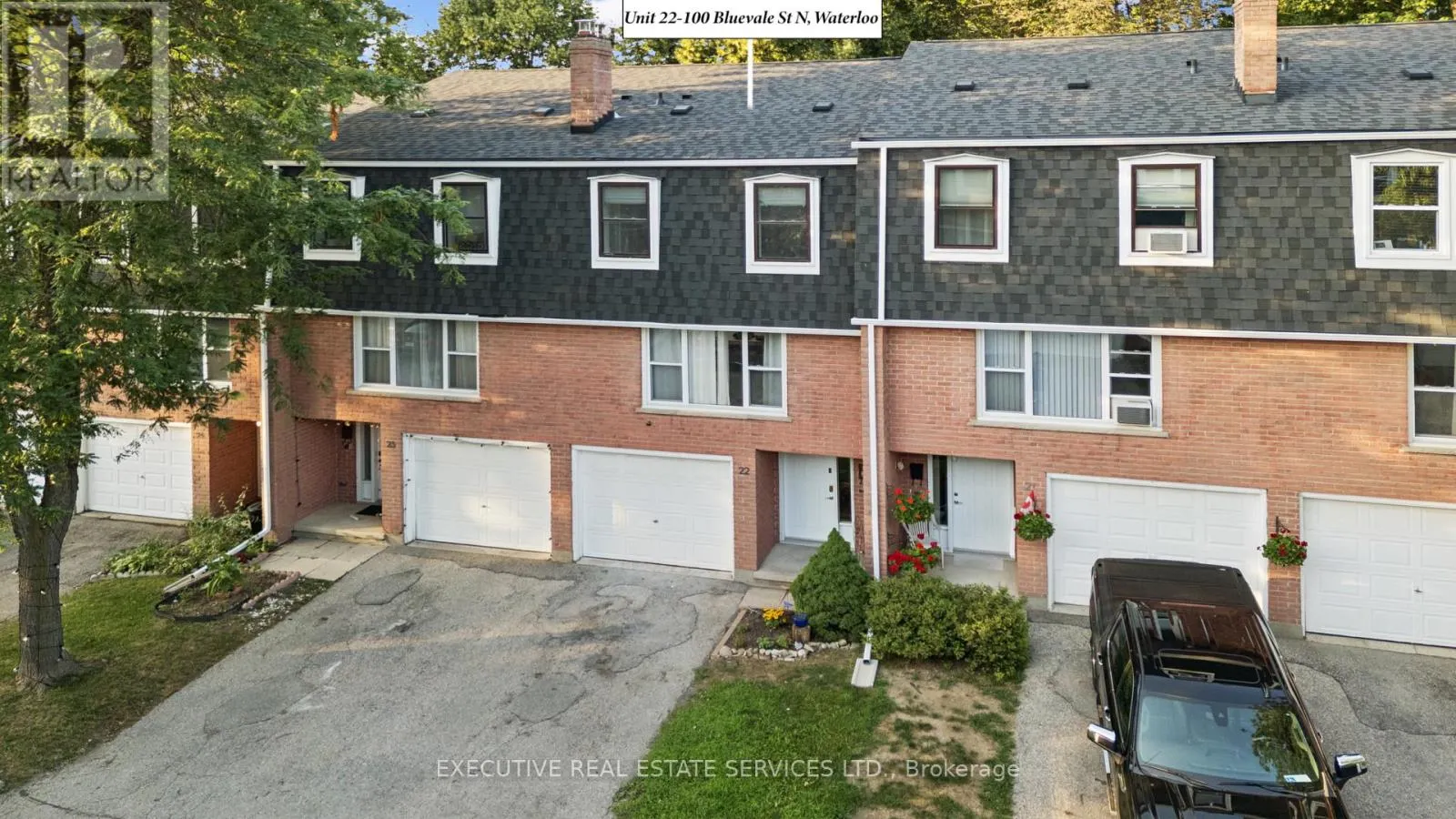 22 - 100 BLUEVALE STREET N