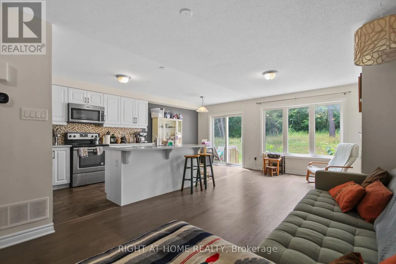 209 HARTSMERE DRIVE