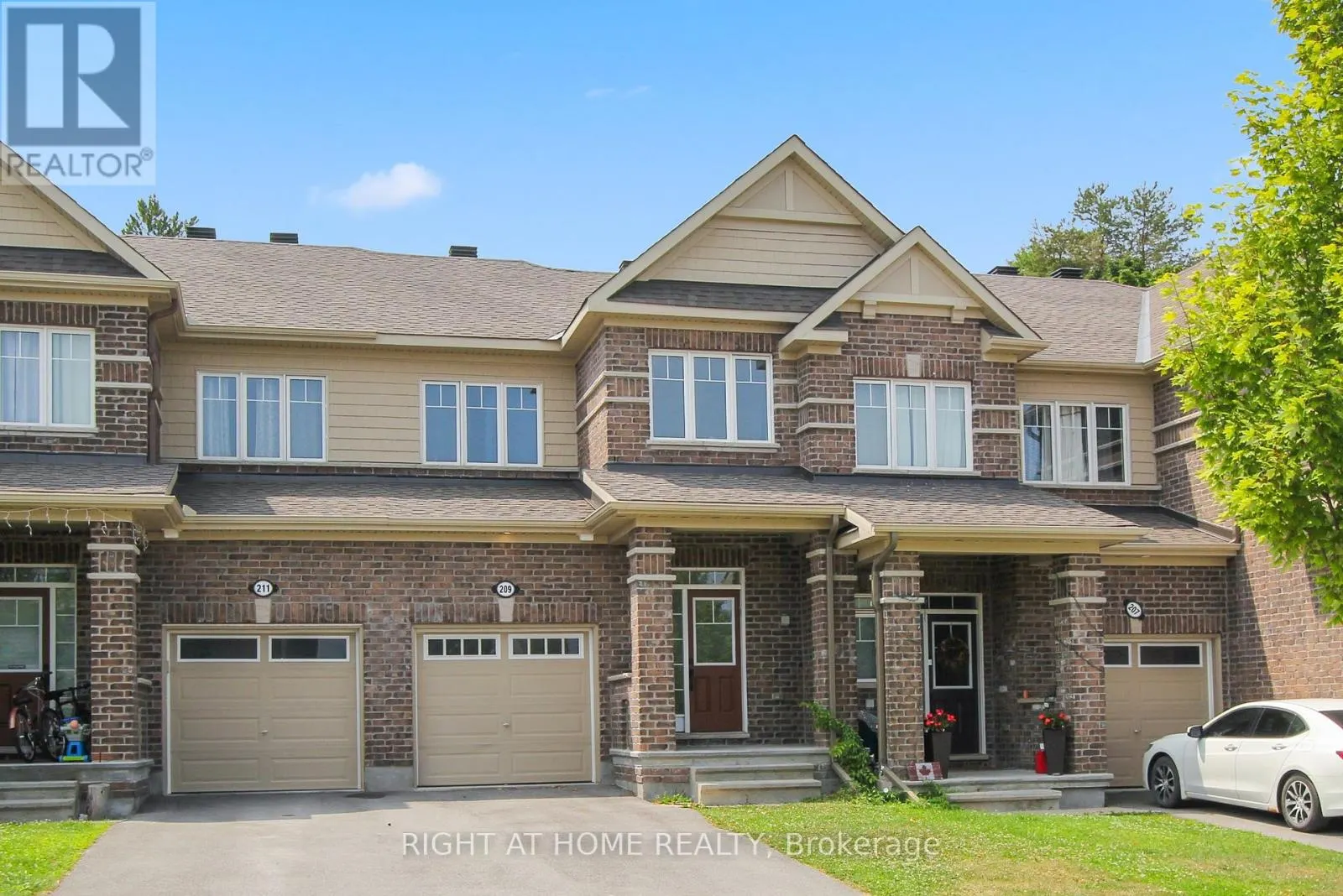 209 HARTSMERE DRIVE