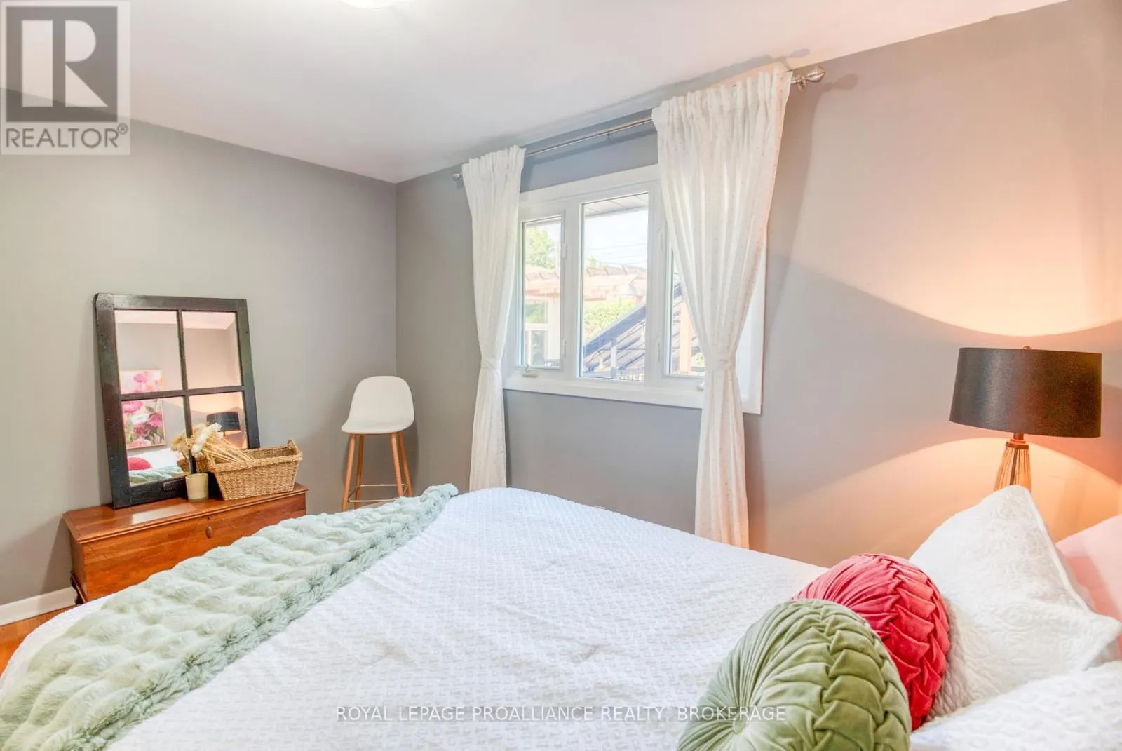 59 FAIRWAY HILL CRESCENT