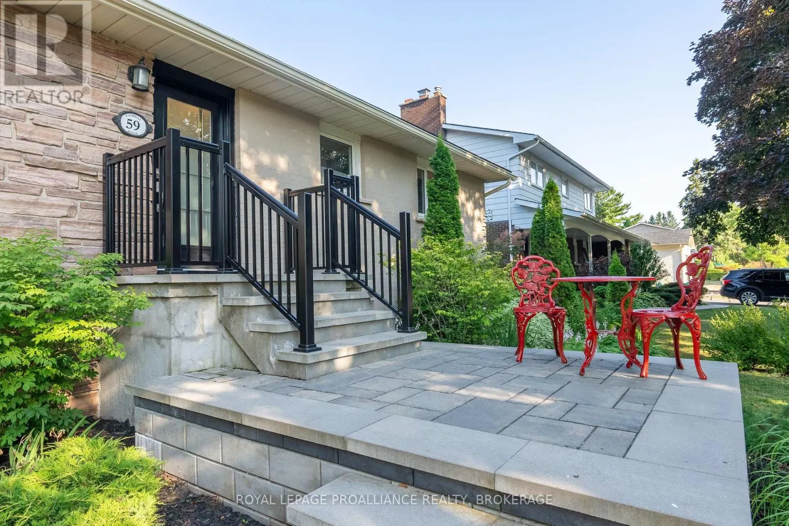 59 FAIRWAY HILL CRESCENT
