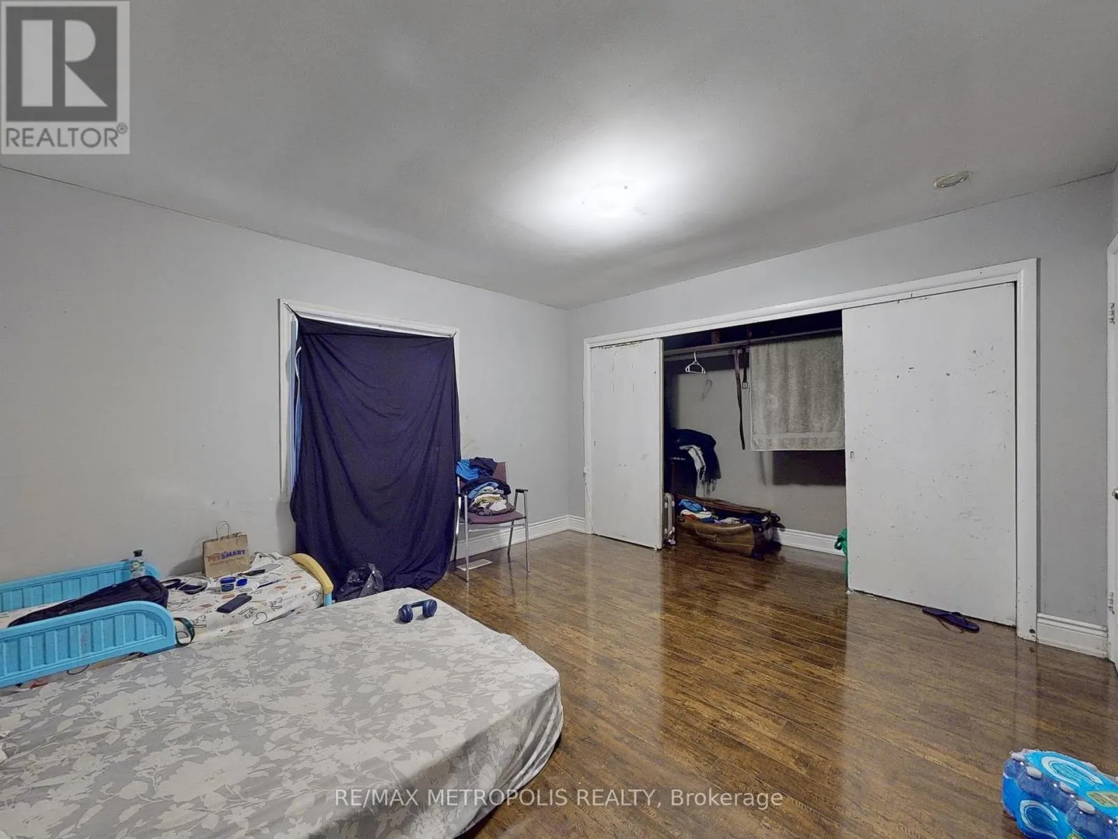 180 KING STREET N