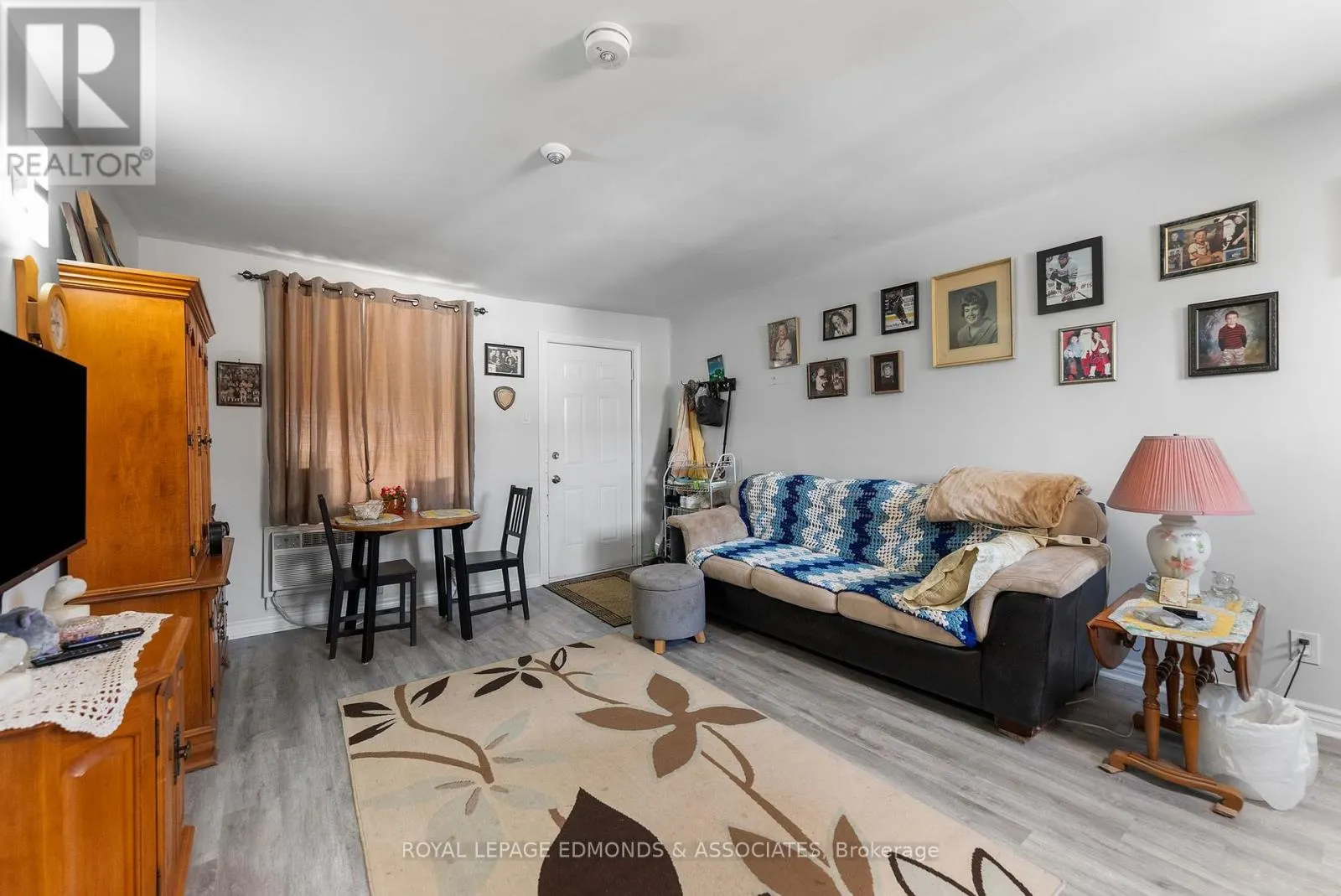 1806 BEACHBURG ROAD
