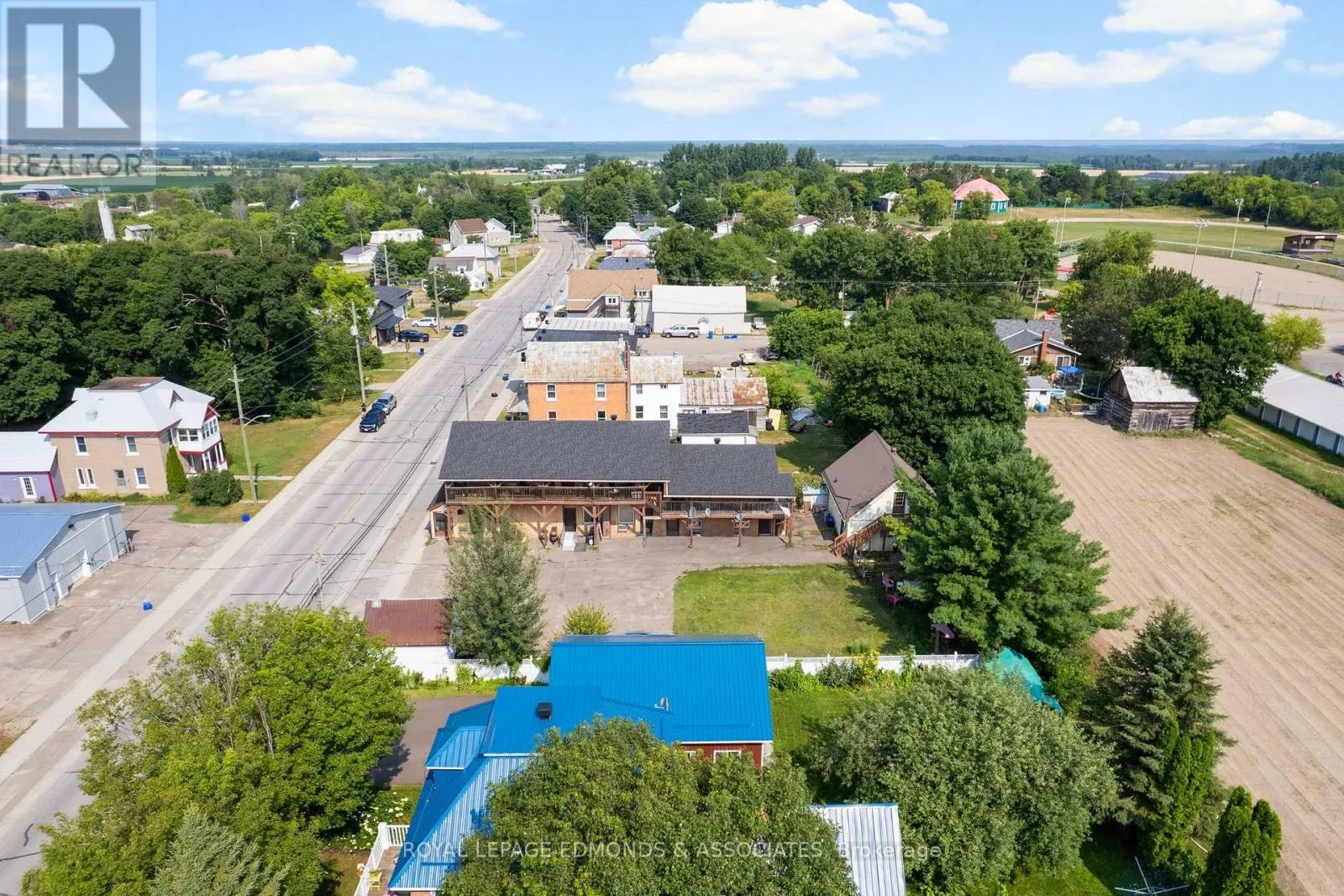 1806 BEACHBURG ROAD