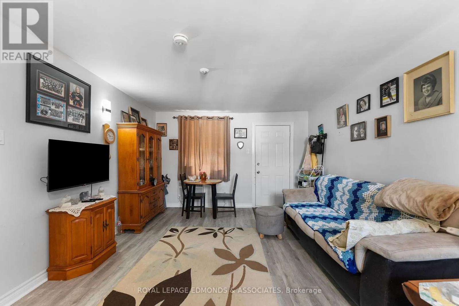 1806 BEACHBURG ROAD
