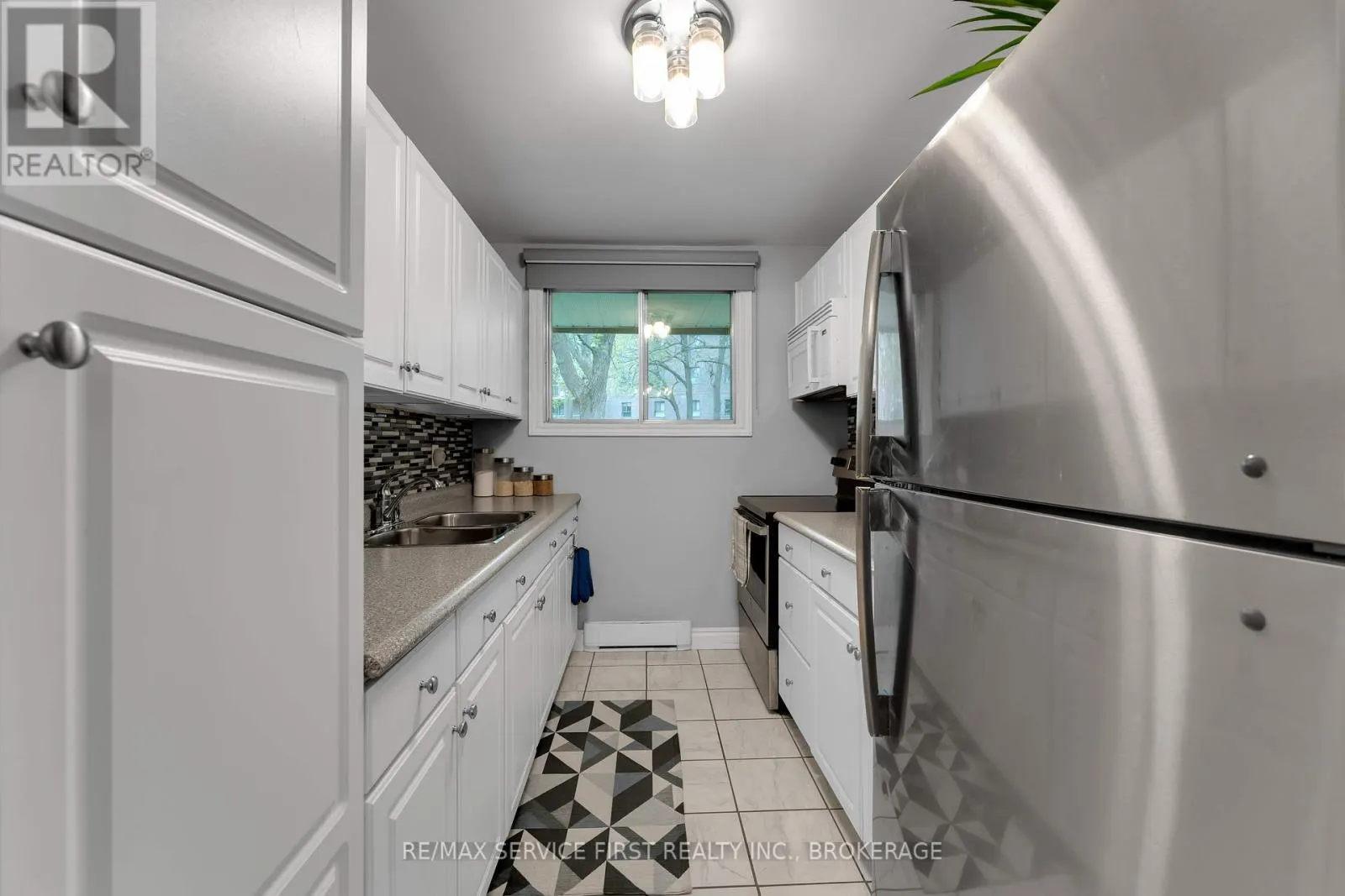 103 - 1010 PEMBRIDGE CRESCENT, #103