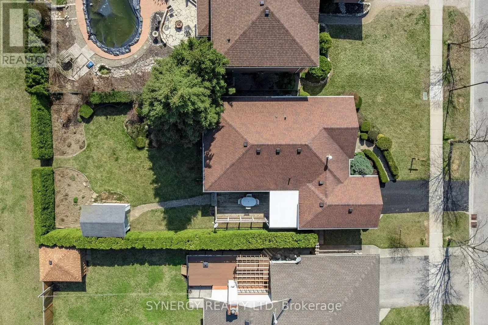 16 PARKVIEW DRIVE