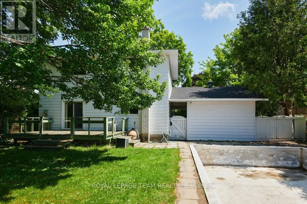 16 KEEWATIN CRESCENT