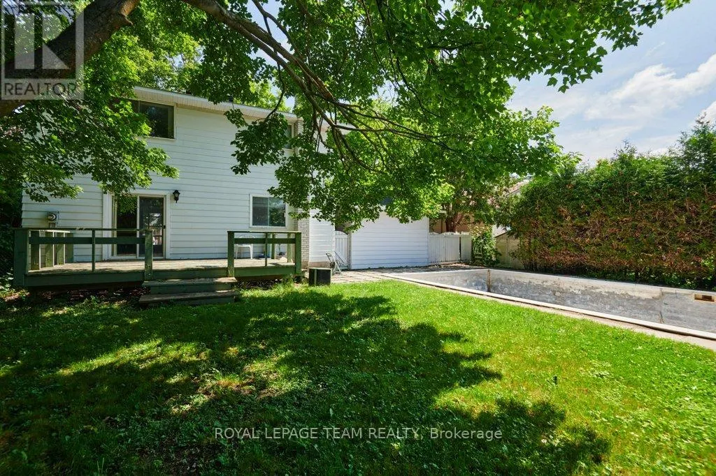 16 KEEWATIN CRESCENT
