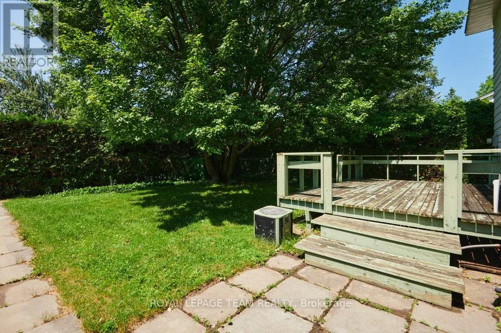 16 KEEWATIN CRESCENT