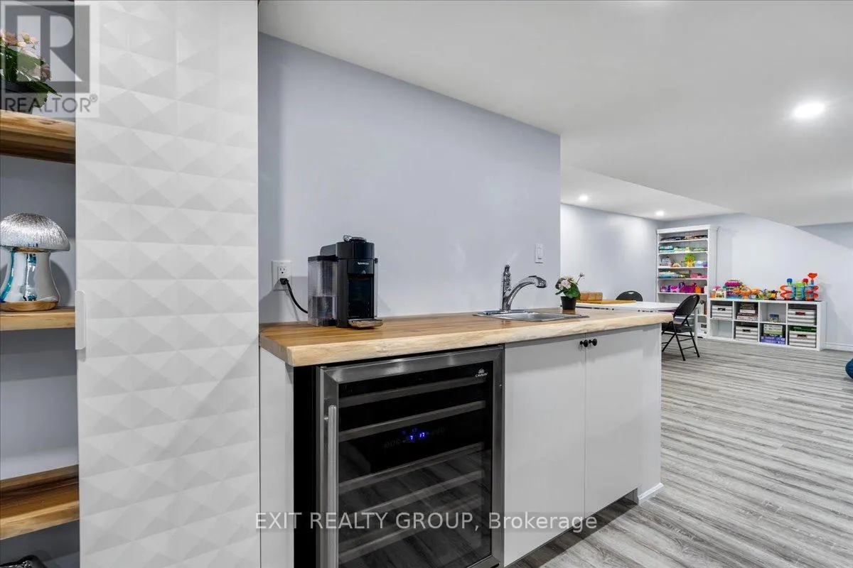 18 GILBERT CRESCENT