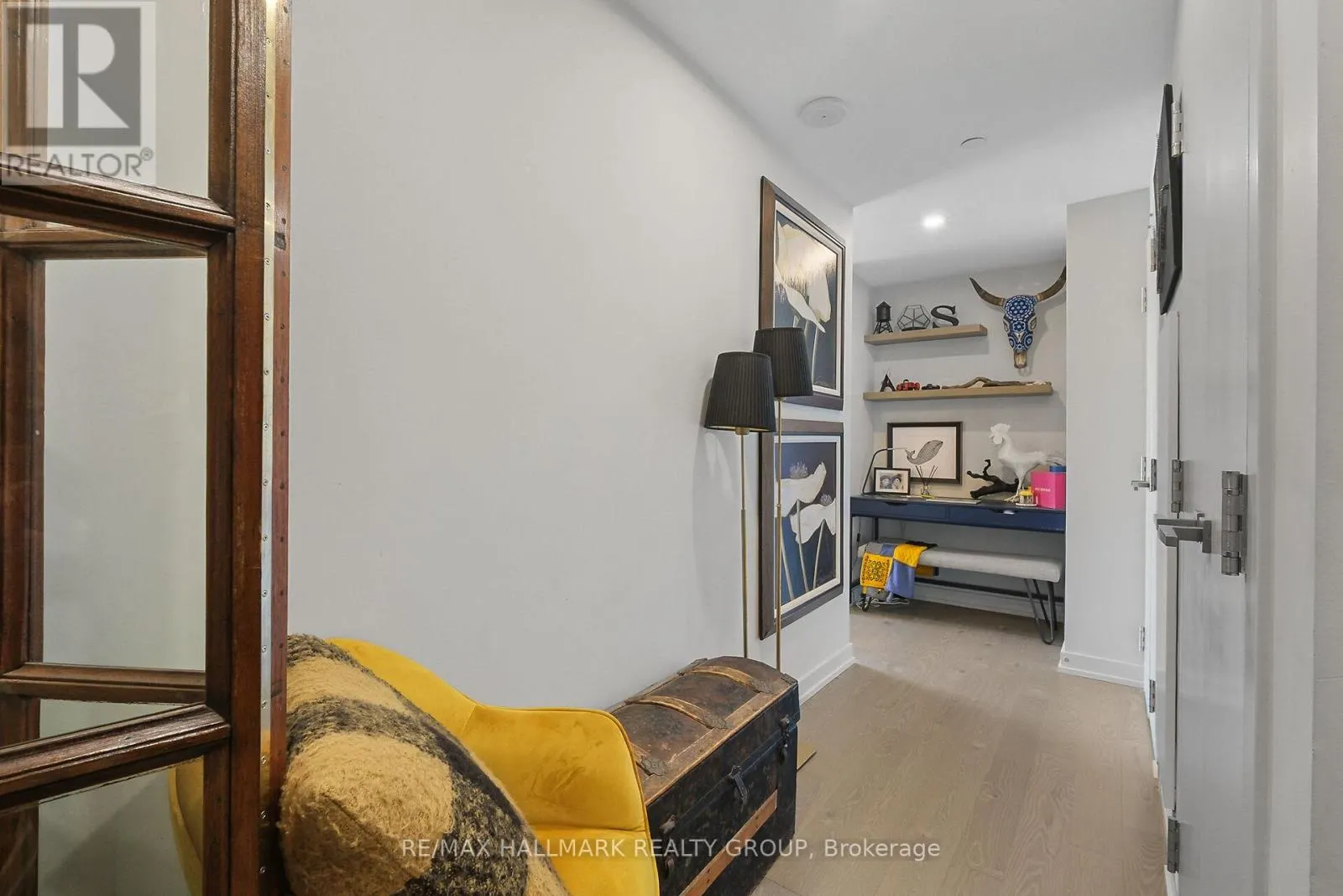 907 - 101 QUEEN STREET