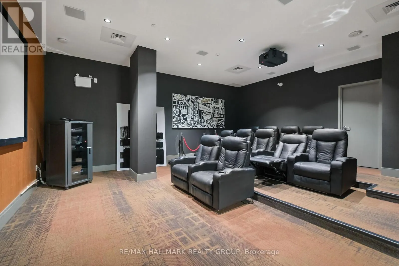 907 - 101 QUEEN STREET
