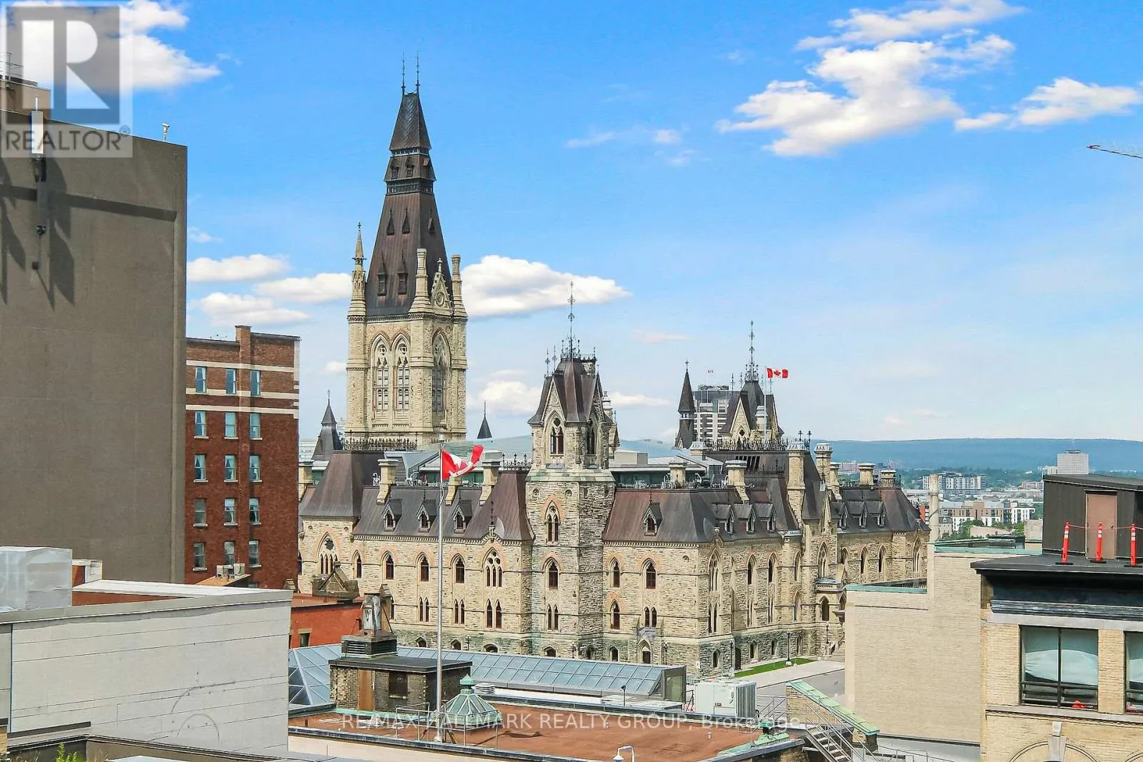 907 - 101 QUEEN STREET