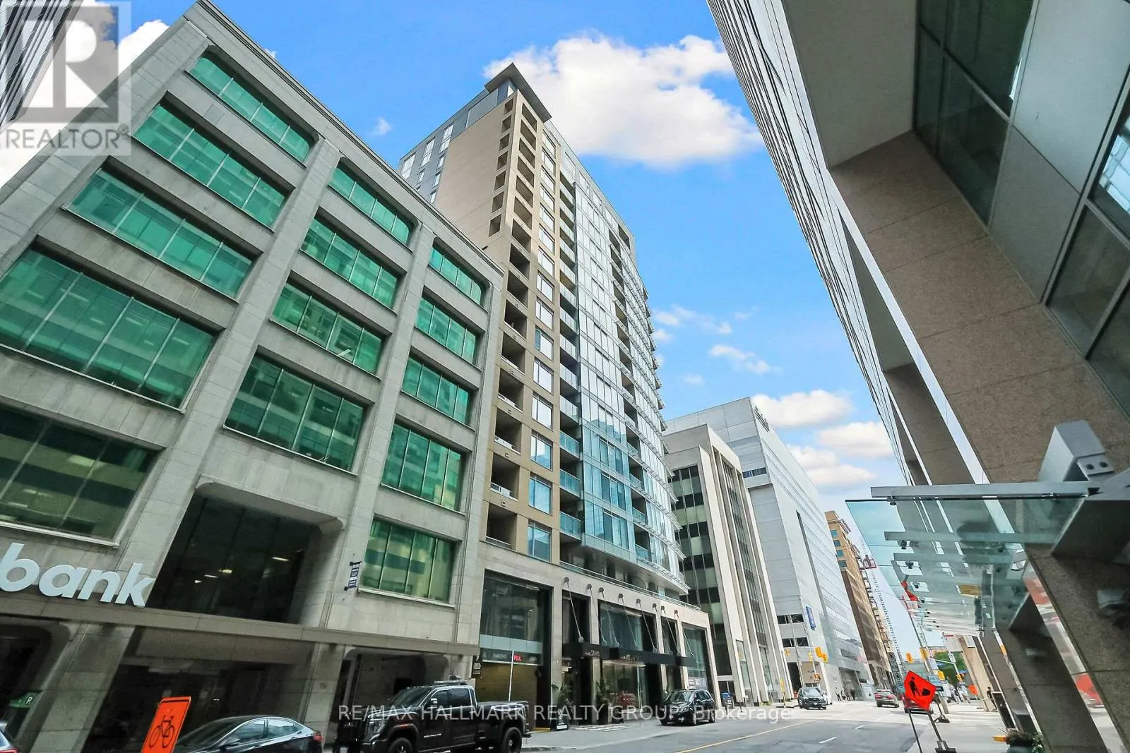 907 - 101 QUEEN STREET