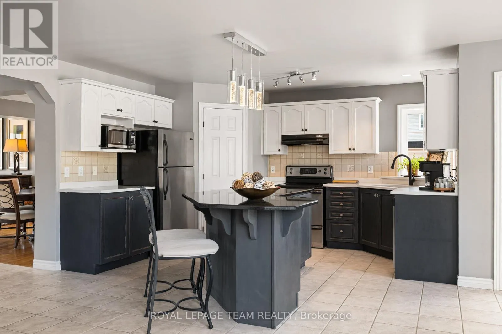 41 BLACKSHIRE CIRCLE