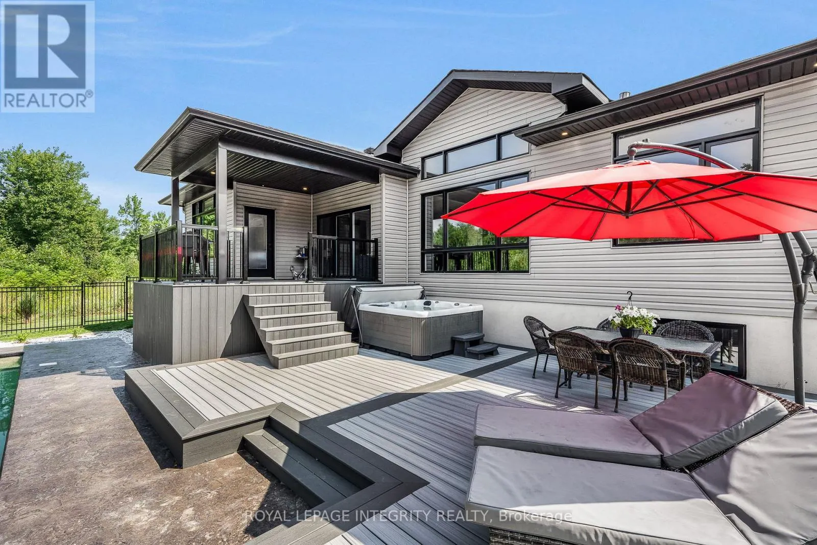 278 ROXANNE STREET