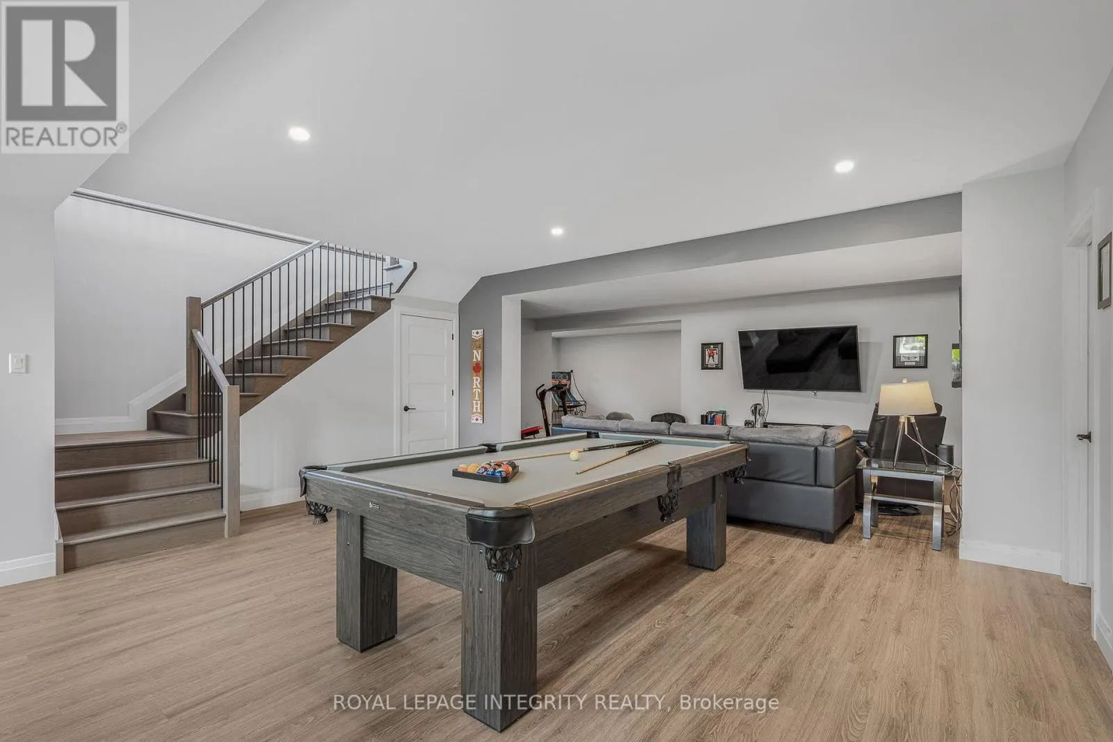 278 ROXANNE STREET