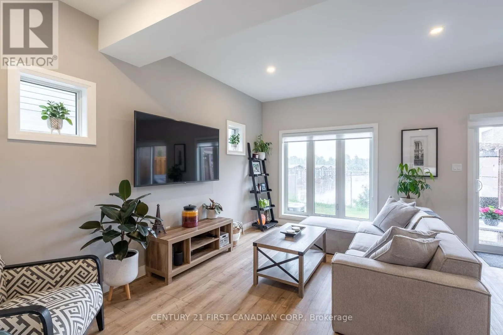 26 - 17 NICHOLSON STREET, #26