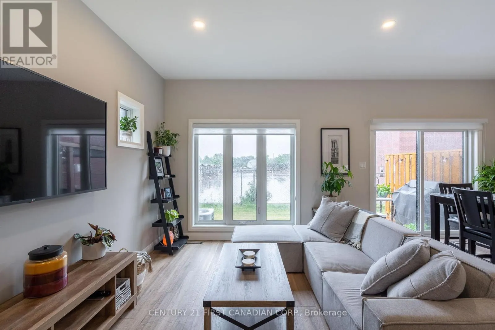 26 - 17 NICHOLSON STREET, #26