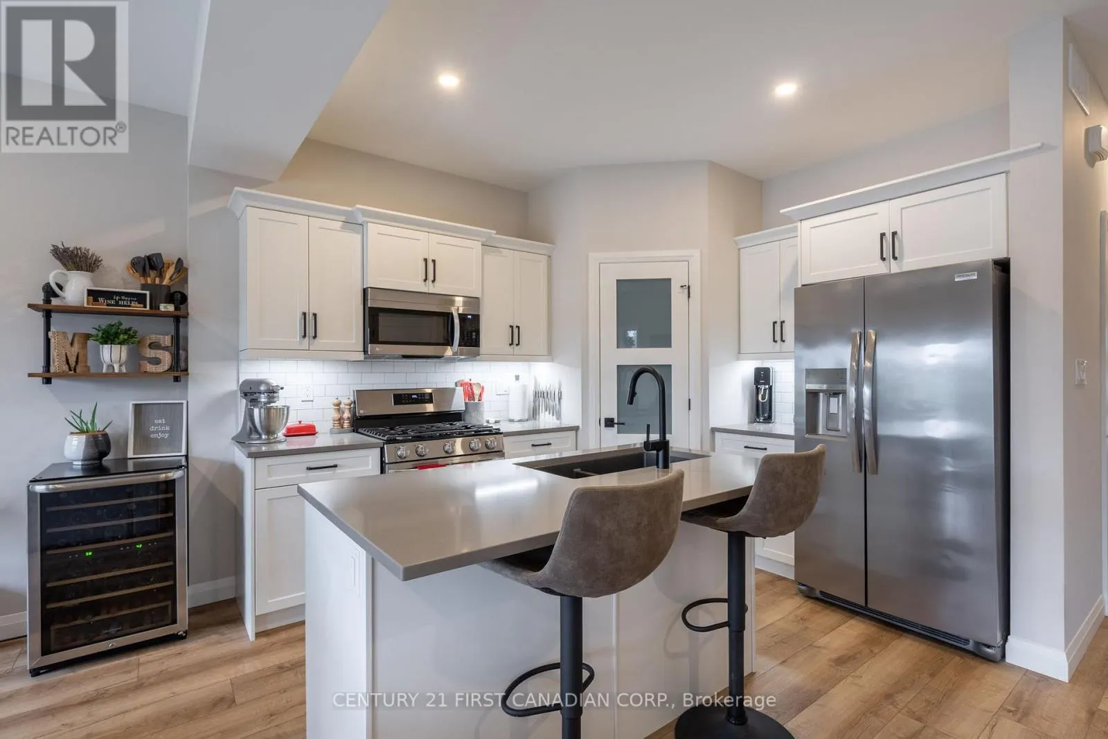 26 - 17 NICHOLSON STREET, #26