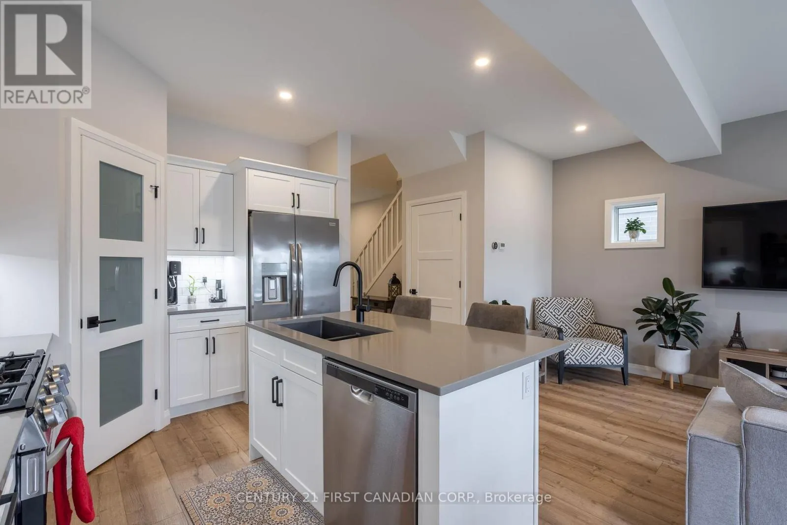 26 - 17 NICHOLSON STREET, #26