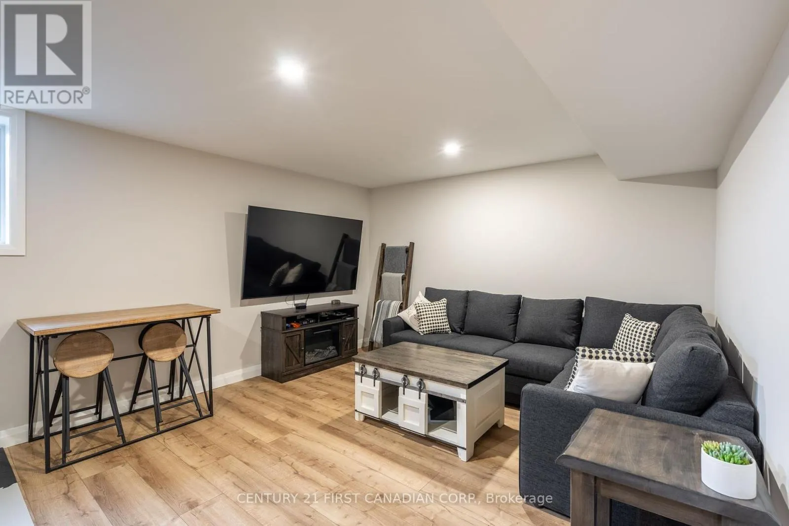 26 - 17 NICHOLSON STREET, #26