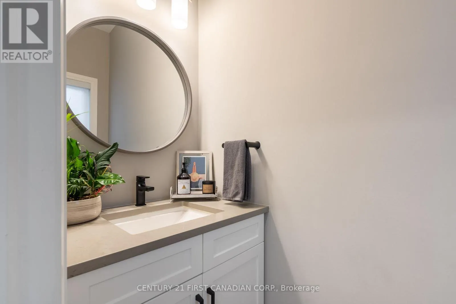 26 - 17 NICHOLSON STREET, #26
