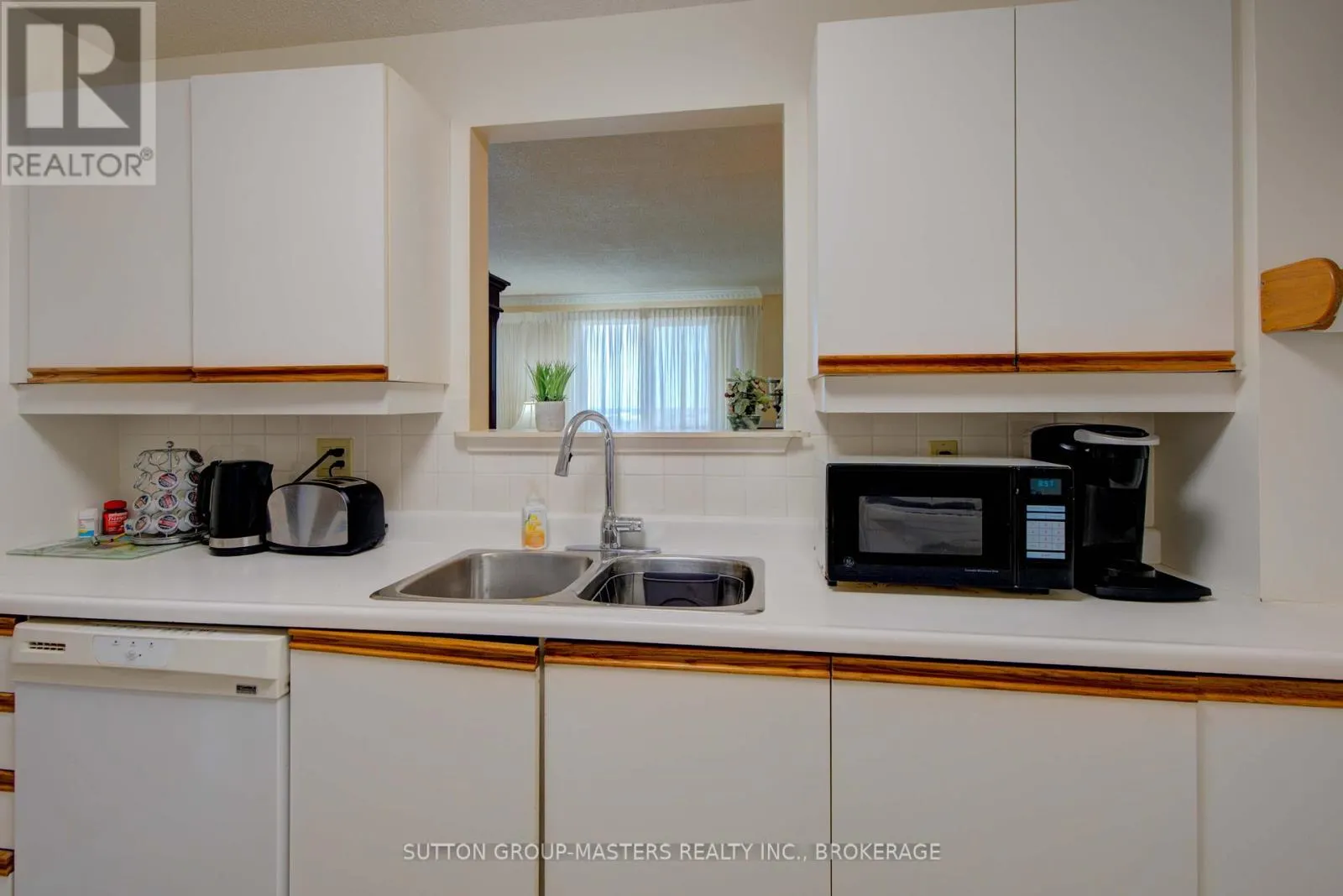 1004 - 257 BATH ROAD, #1004