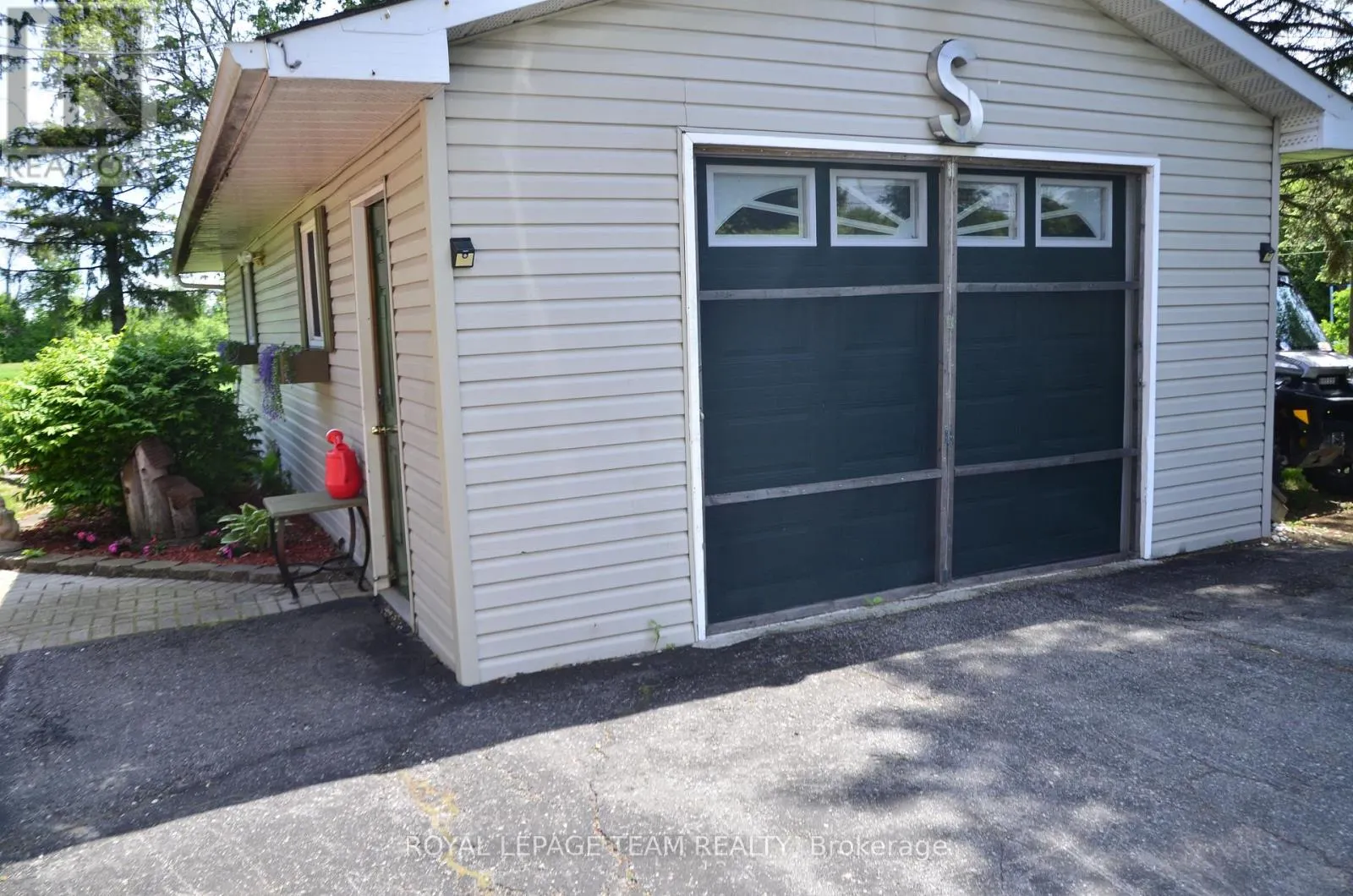 4951 (HWY 31) BANK STREET N